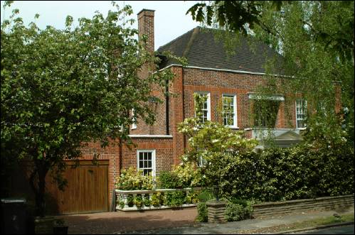 34 Winnington Road a